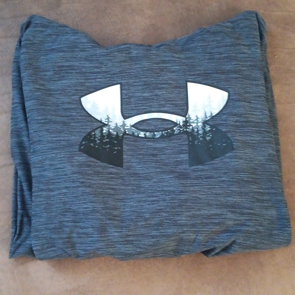 Under Armour hooded long sleeve shirt